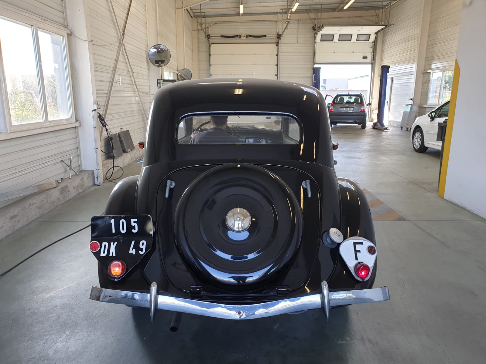 Citroën Traction Avant Vue arrière contrôlée au 