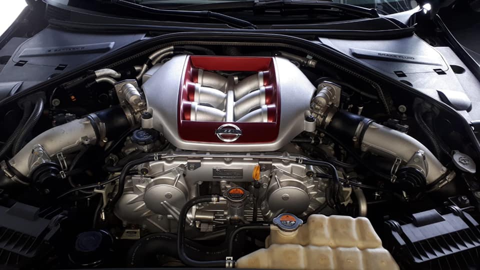 Nissan GTR 2014 Vue moteur contrôlée au Votre centre de contrôle technique automobile, camping cars et utilitaires jusqu'à 3.5 T à Angers, quartier du Carré d'Orgemont, 2 rue du petit damiette.<br>Accueil, explications et services de qualité. Parking et salle d'attente. Réservation en ligne immédiate sans CB.